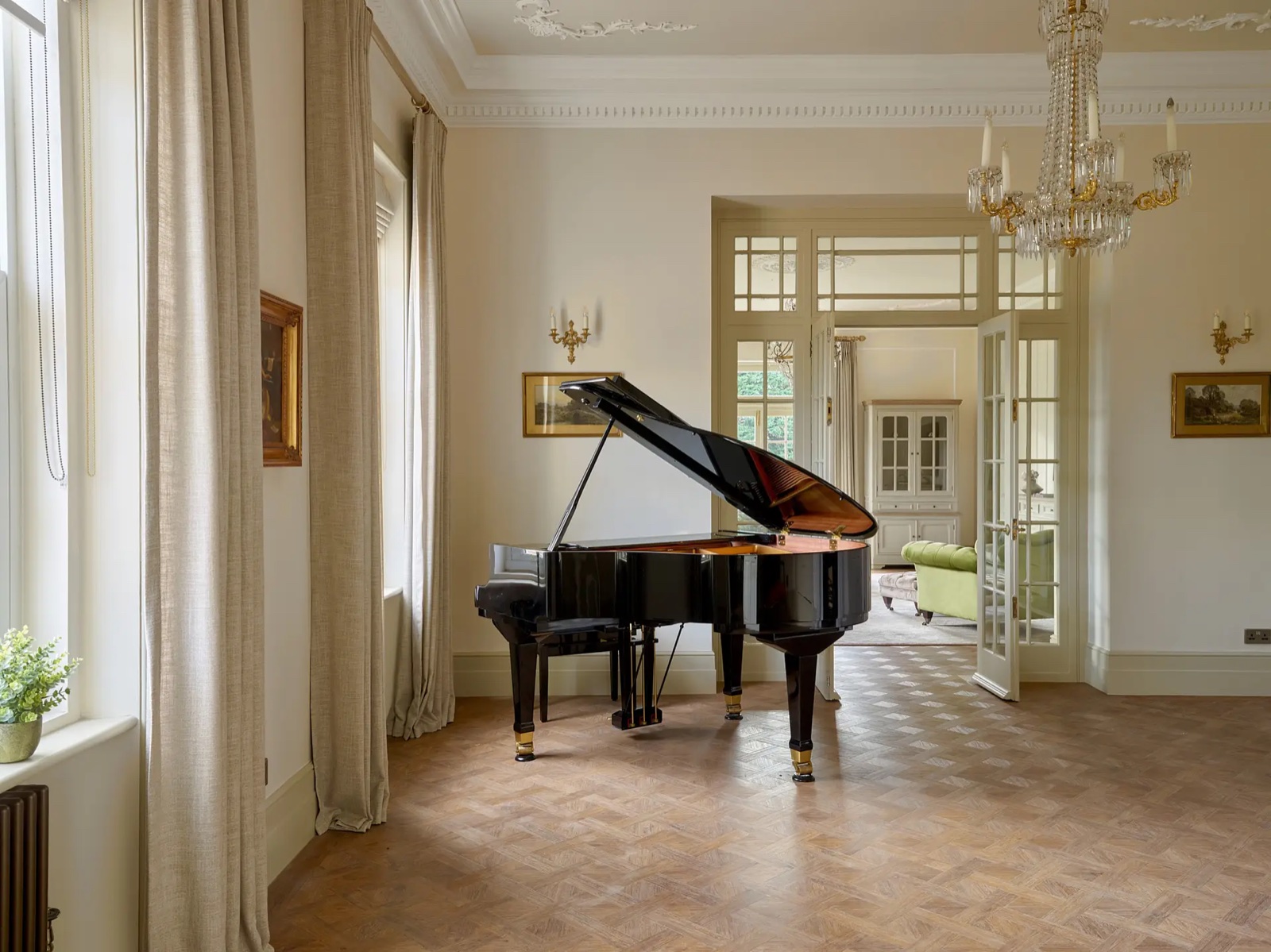 Inside Georgian Mansion
