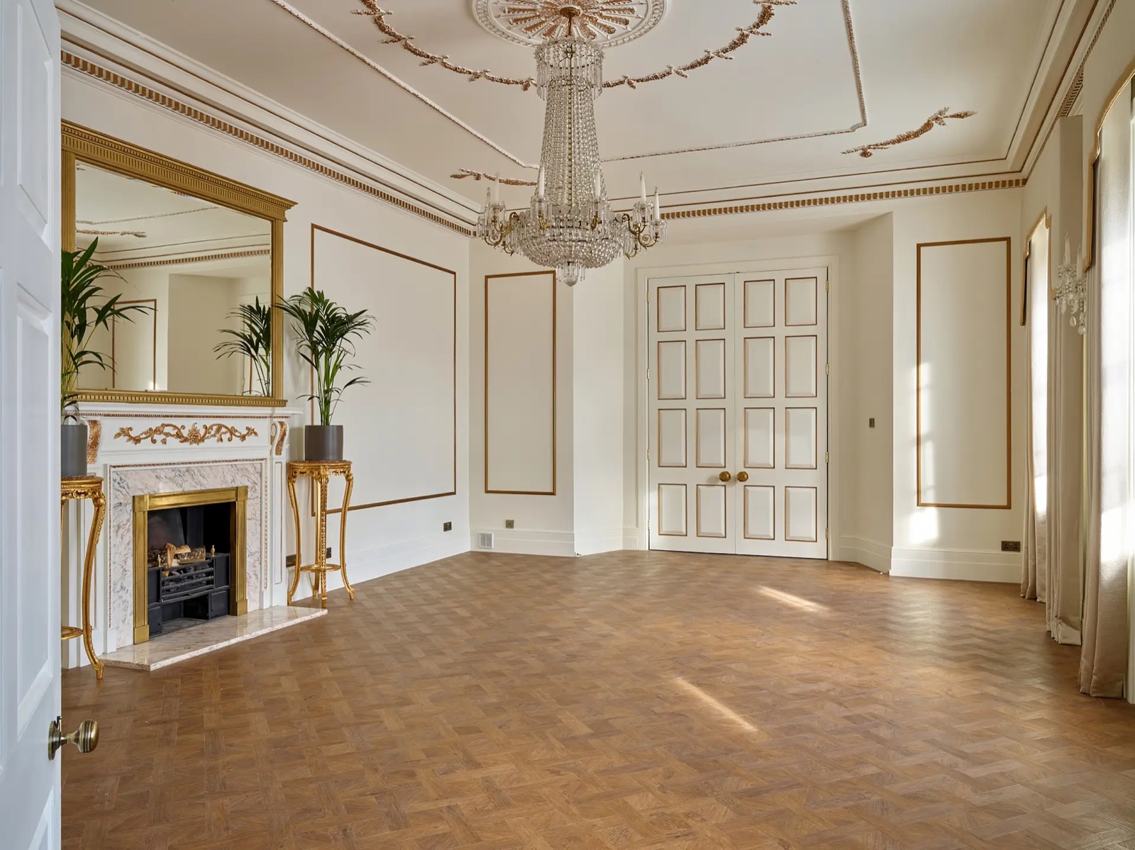 Inside Georgian Mansion