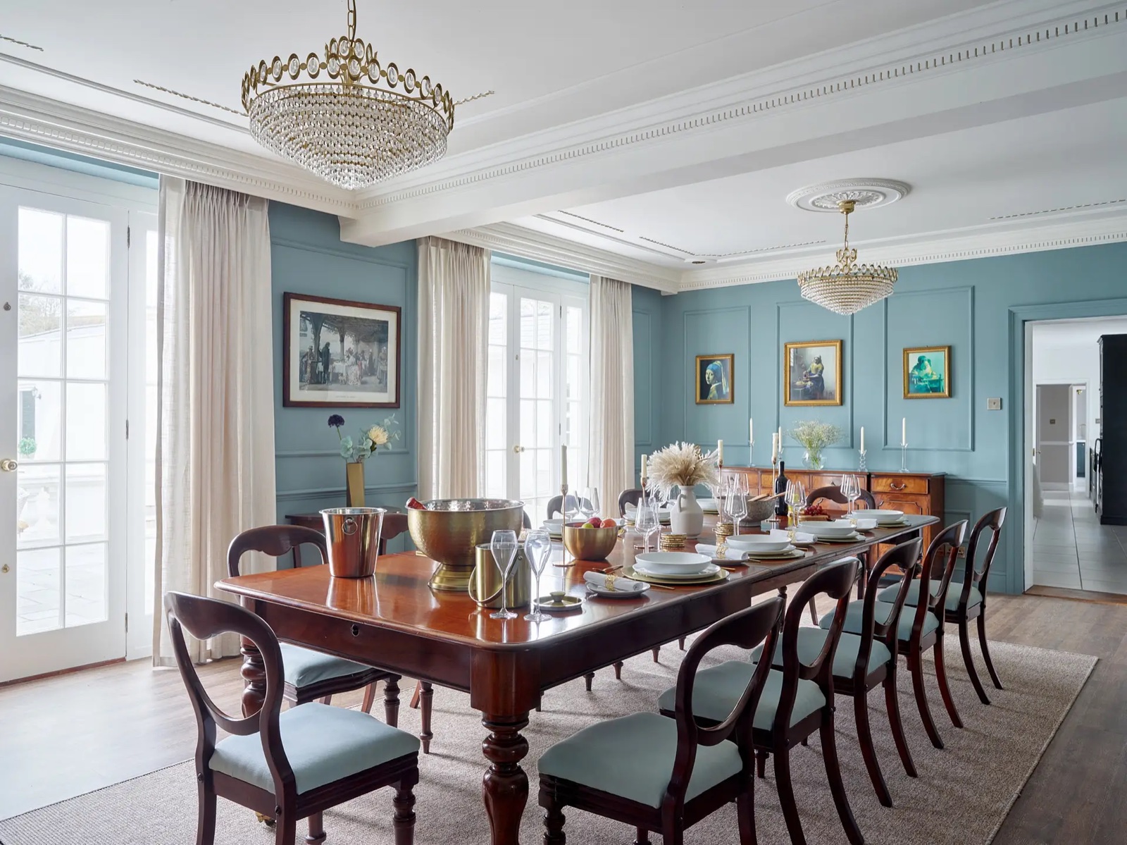 Inside Georgian Mansion