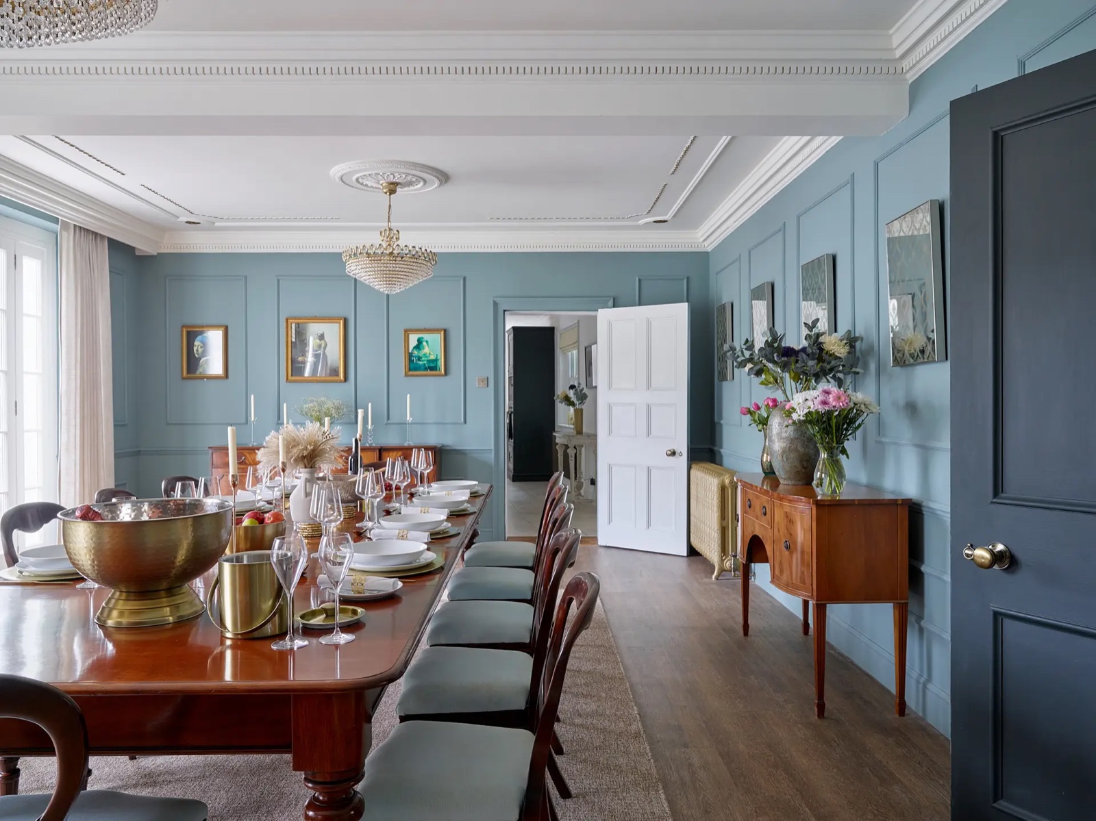 Inside Georgian Mansion